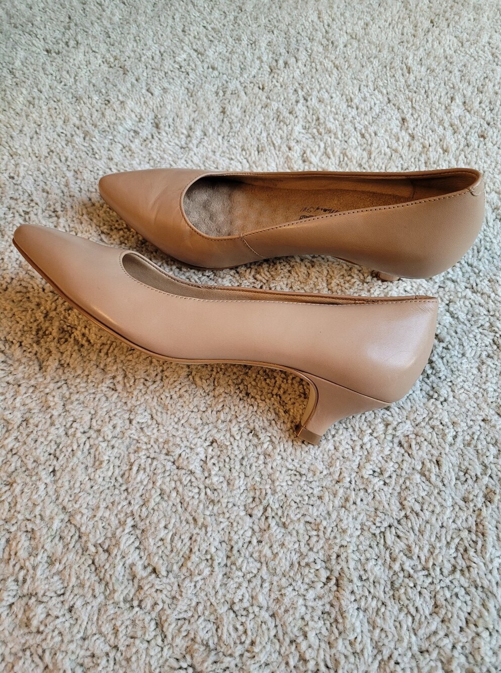 Versatile Light Tan Leather Pumps Walking Cradles 6 1/2